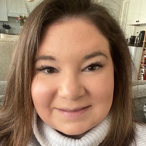 Meet your Posher, Kayla. Make me an offer!